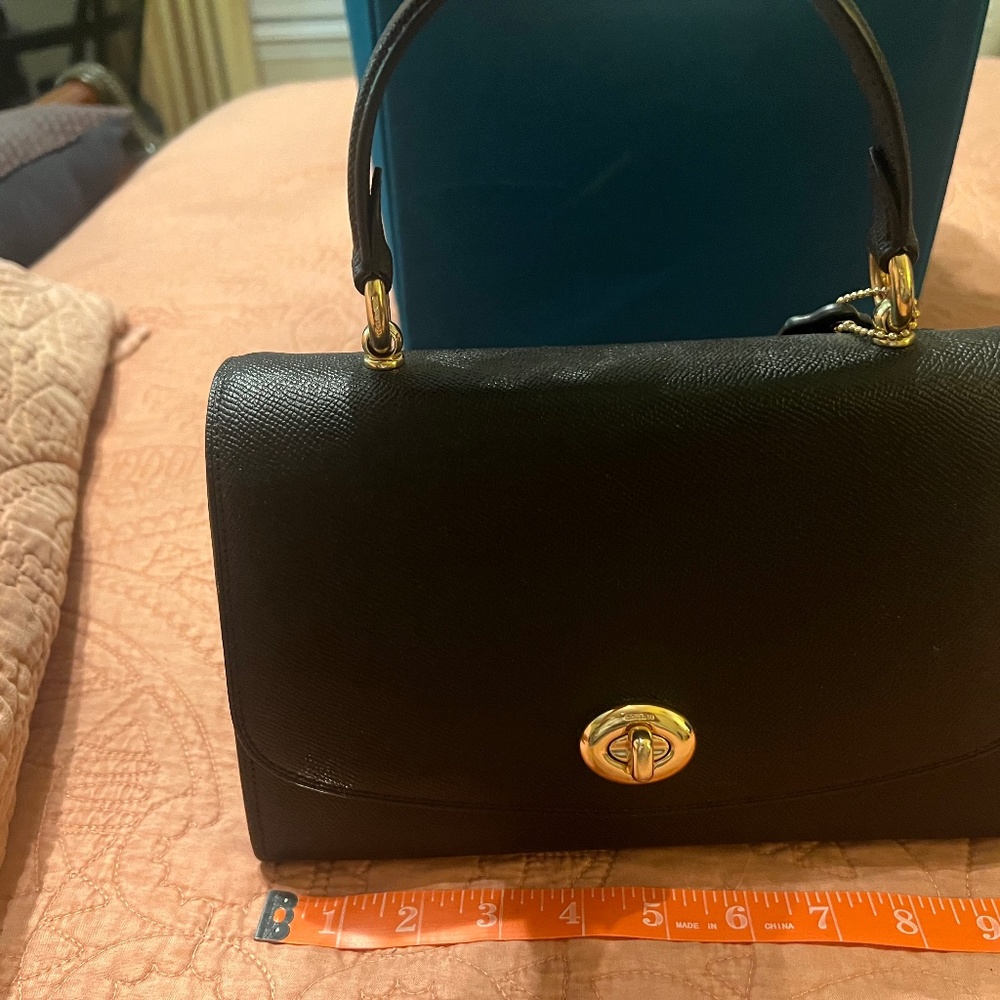 COACH BLACK CROSSBODY PURSE